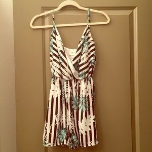 Fully lined tropical romper 🍃